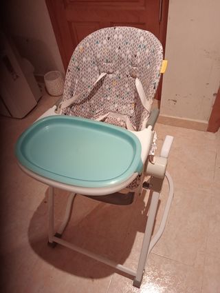 Trona para bebé con bandeja