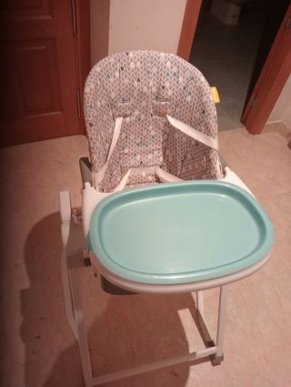 Trona para bebé con bandeja