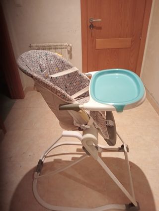 Trona para bebé con bandeja