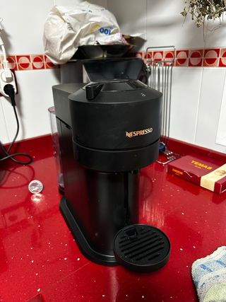 Cafetera Nespresso Negra Vertuo next C Matt