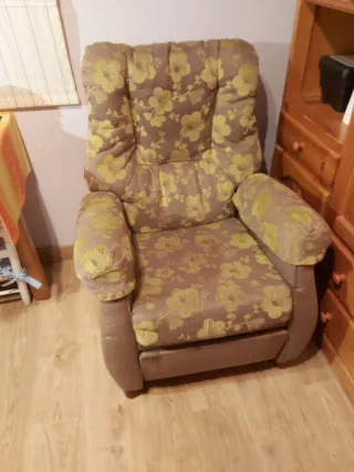 Sillón reclinable estampado floral