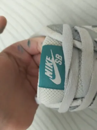 Zapatillas Nike SB Grises y Blancas