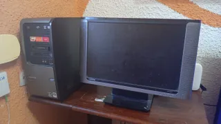 Compaq PC de sobremesa gris y negro