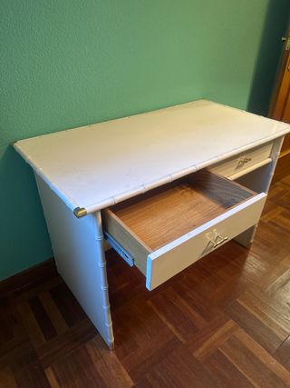 Mesa vintage blanco bambú y madera y baldas