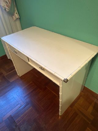 Mesa vintage blanco bambú y madera y baldas