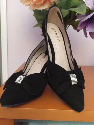 Zapatos de fiesta negros con malla