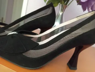 Zapatos de fiesta negros con malla