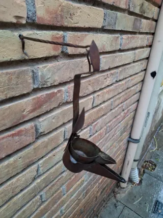 Lámpara de aceite antigua de metal