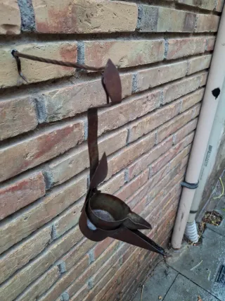 Lámpara de aceite antigua de metal