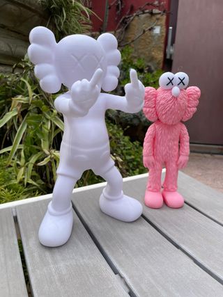 Figura Kaws BFF Rosa + Fuck Kaws