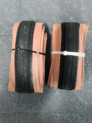 Pneus Bontrager Girona Pro Tubeless 700x42