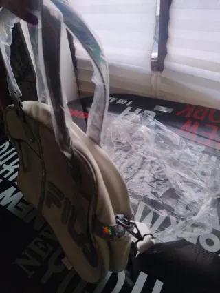 Bolso Fila Blanco Multicolor. Totalmente original.