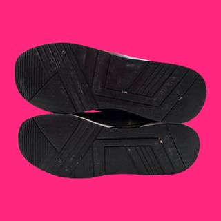 ZAPATILLAS CASUAL GUESS T/40 NEGRAS Y DORADAS