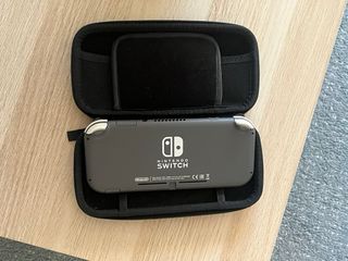Nintendo Switch Lite Grigio e Blu + Custodia nera