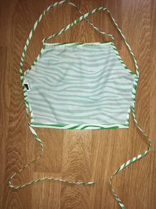 Top verde y blanco espalda abierta