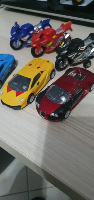 modellini auto e moto set 7 pezzi