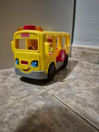 Autobús Fisher Price con figuras