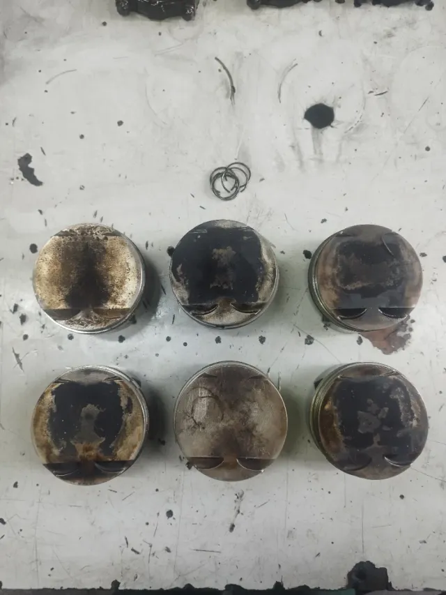 Pistones bmw M52B28 286S1