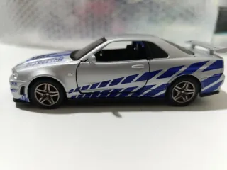 Miniatura Nissan Skyline GTR 1:32