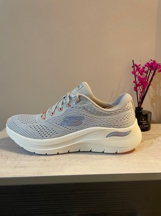 Zapatos Skechers Arch Fit Talla 38 Gris/Rosa