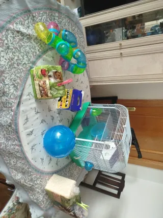 Jaula para hámster con accesorios