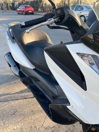 Kymco Super Dink 300i 2011