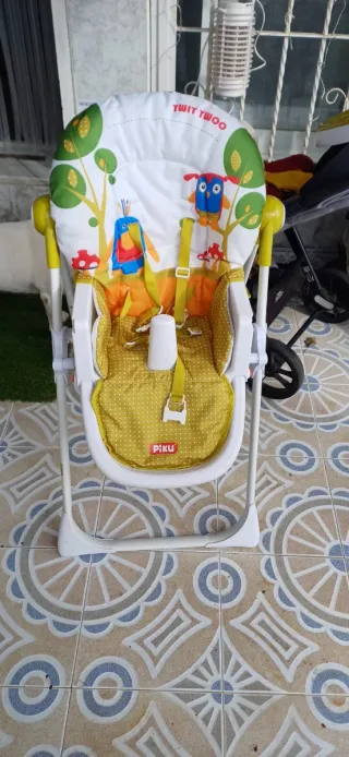 Trona de bebé Piku con cojín estampado