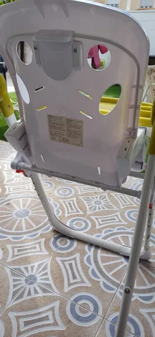 Trona de bebé Piku con cojín estampado