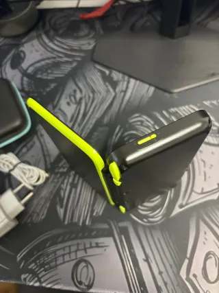 Nuovo Nintendo 2DS Nero e Giallo