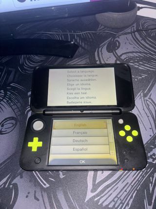 Nuovo Nintendo 2DS Nero e Giallo