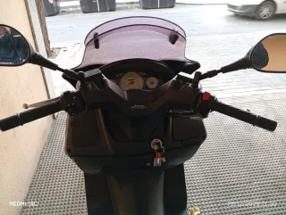 Moto Scooter Suzuki Blanca 200cc