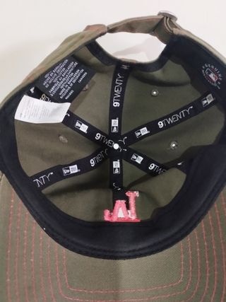 Gorra New Era LA Verde y Rosa