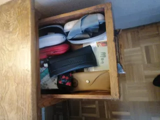 Escritorio antiguo madera maciza.