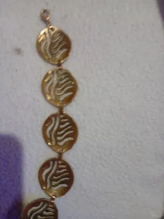 Pulsera de plata con diseño calado