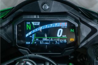 KAWASAKI ZX 1O R 40 ANIVERSARIO REESTRENO * 40TH ANIVERSARIO * AKRAPOVIC * SHOWA * BREMBO *