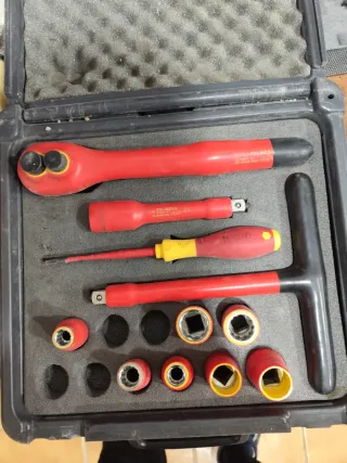 Carraca Aislada 1000V y Vasos