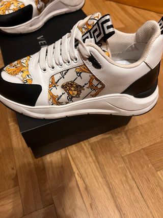 Zapatillas Versace Oro y Blanco