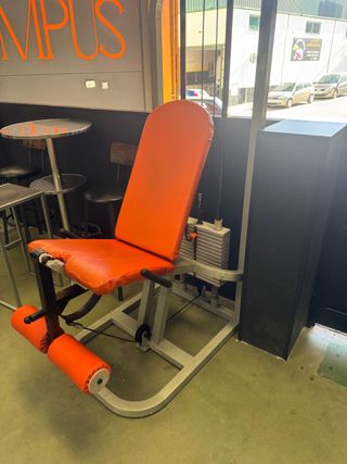 Máquina de Gimnasio: Extensión de Cuádriceps