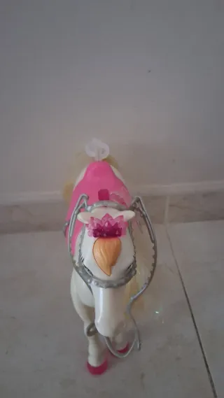 Caballo interactivo Barbie