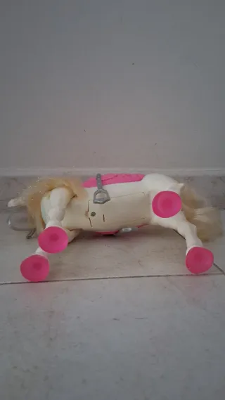 Caballo interactivo Barbie