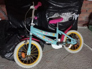Bicicleta infantil Peppa Pig con ruedines y cesta