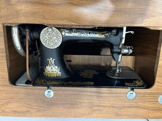 Máquina de coser Singer antigua