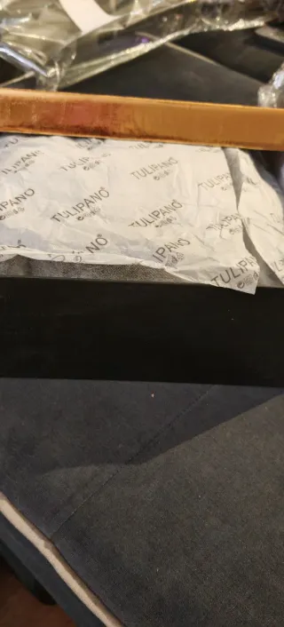 Botas altas negras con hebilla dorada