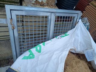 Puerta tramex 80x80cm con cerradura