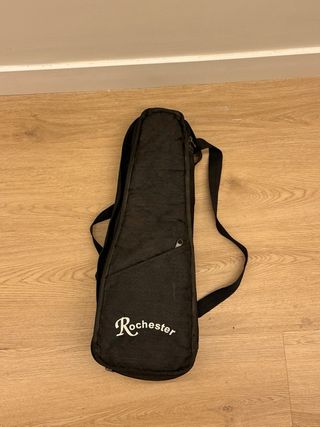 Ukelele Rochester con funda