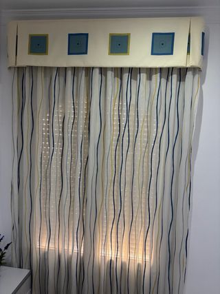 Tende per camera da letto beige e blu