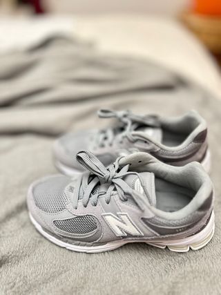 Zapatillas New Balance Gris y Blanco originales