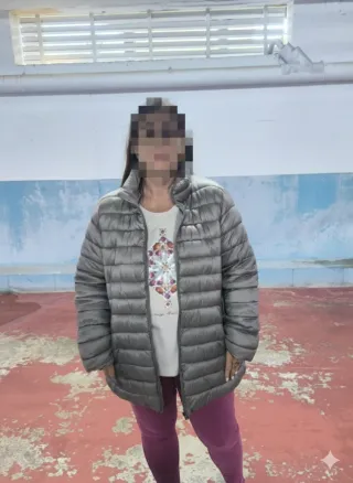 Anorak/Plumífero Ligero Color Topo (Gris Verdoso)