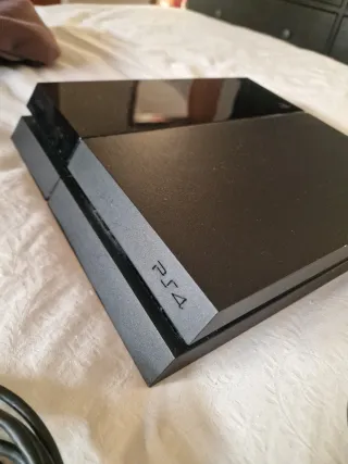 PS4 Original FAT 500GB Negra + mando