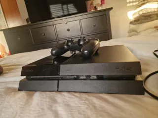 PS4 Original FAT 500GB Negra + mando